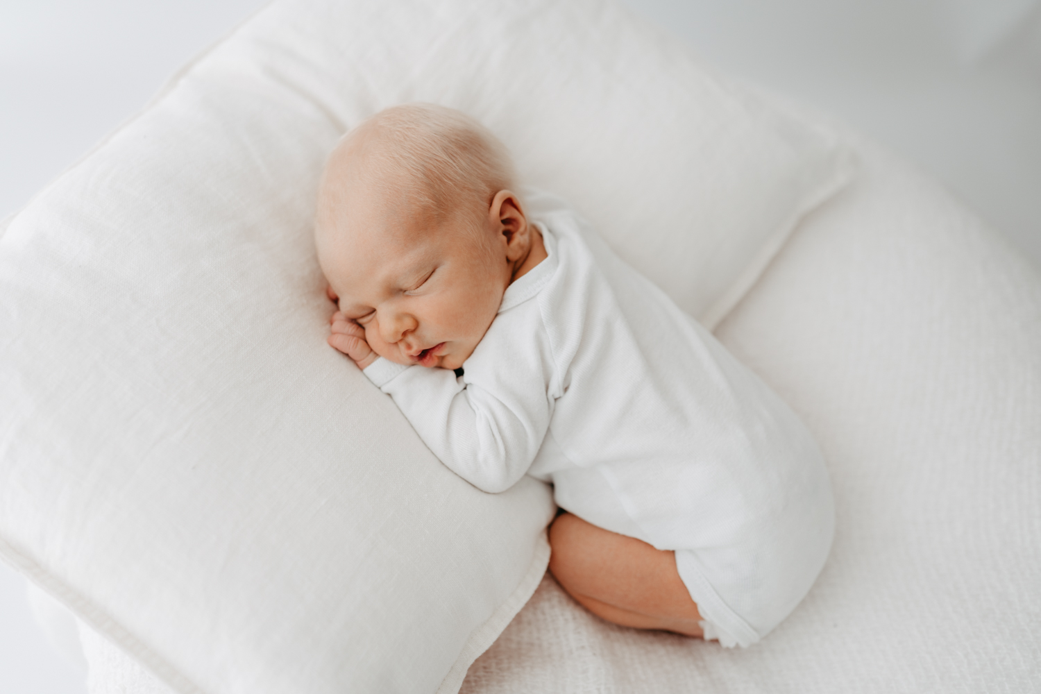 Babyfotos_Babybilder_Neugeborenenshooting_Newborn_Familienbilder_Würzburg_Höchberg_Wertheim_Schweinfurt_Kitzingen_Bamberg_Nürnberg_Franken_Bayern